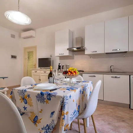 Casa Comoda A Due Passi Dal Lungomare アパート アルゲーロ